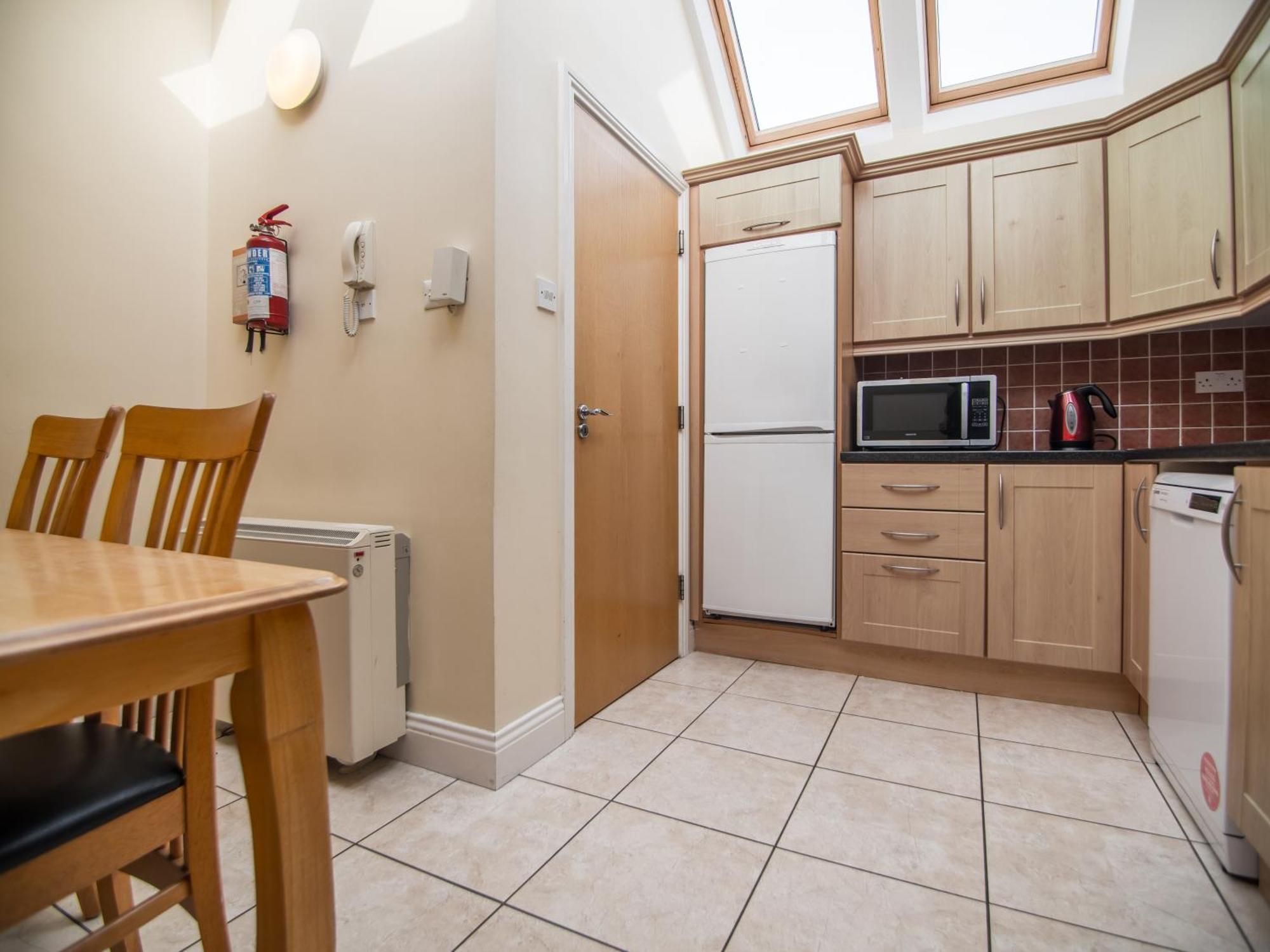 Donegan Court Aparthotel Galway Esterno foto