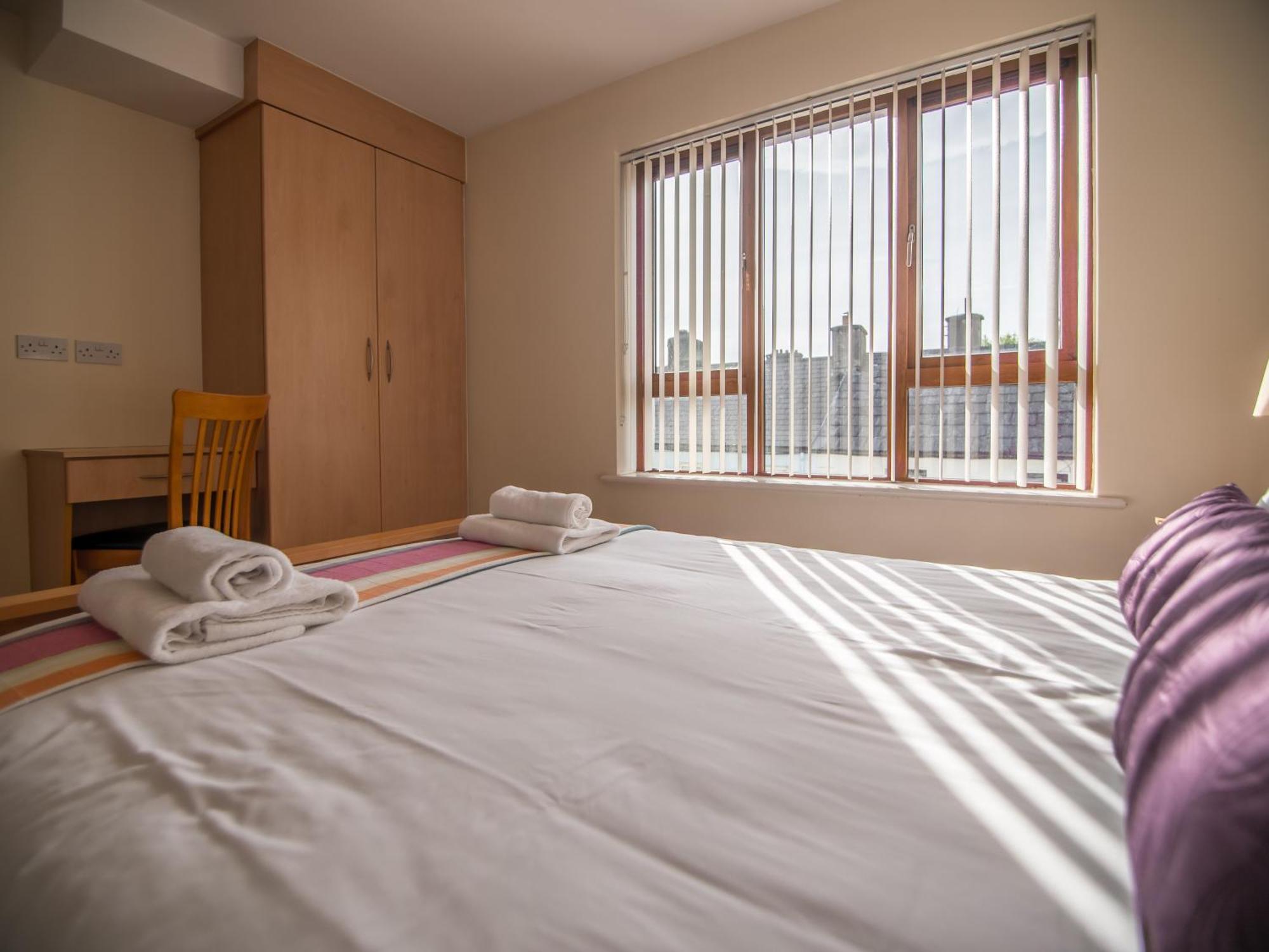 Donegan Court Aparthotel Galway Esterno foto