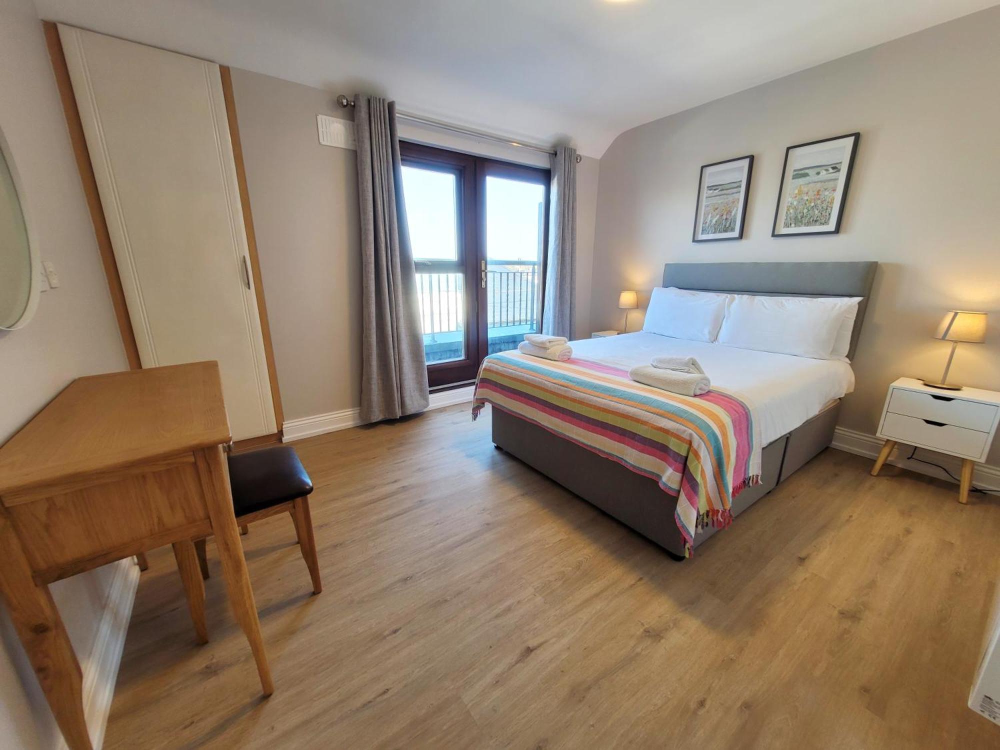 Donegan Court Aparthotel Galway Esterno foto