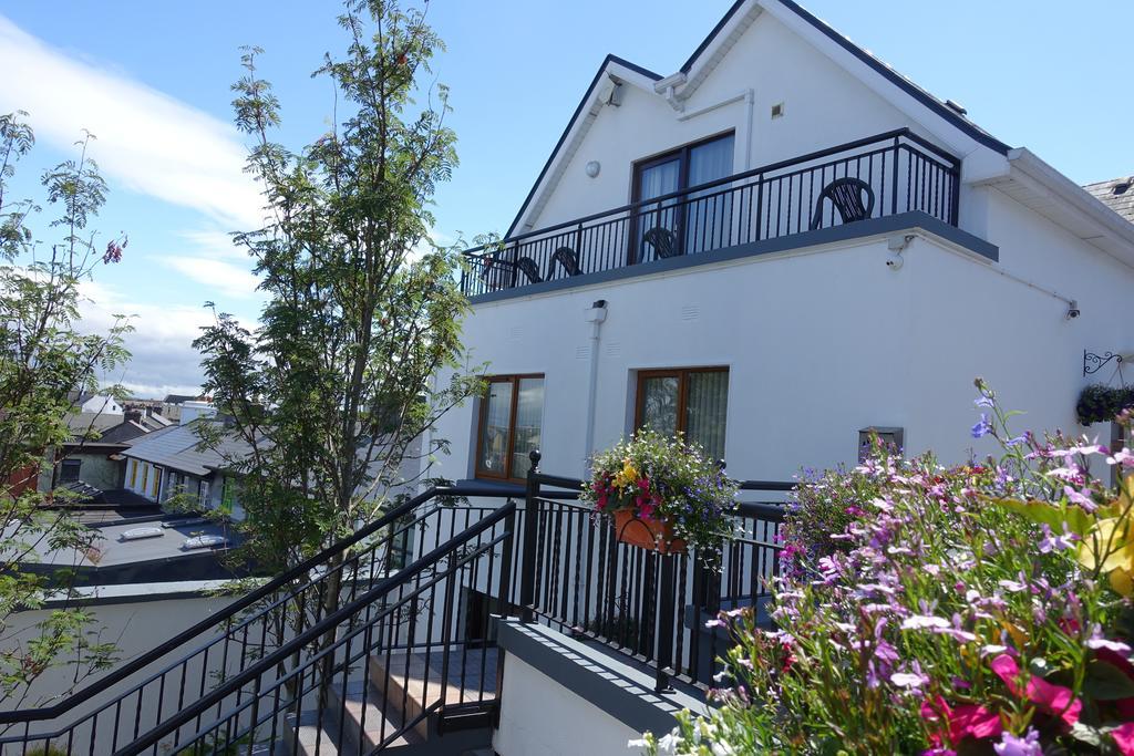 Donegan Court Aparthotel Galway Esterno foto