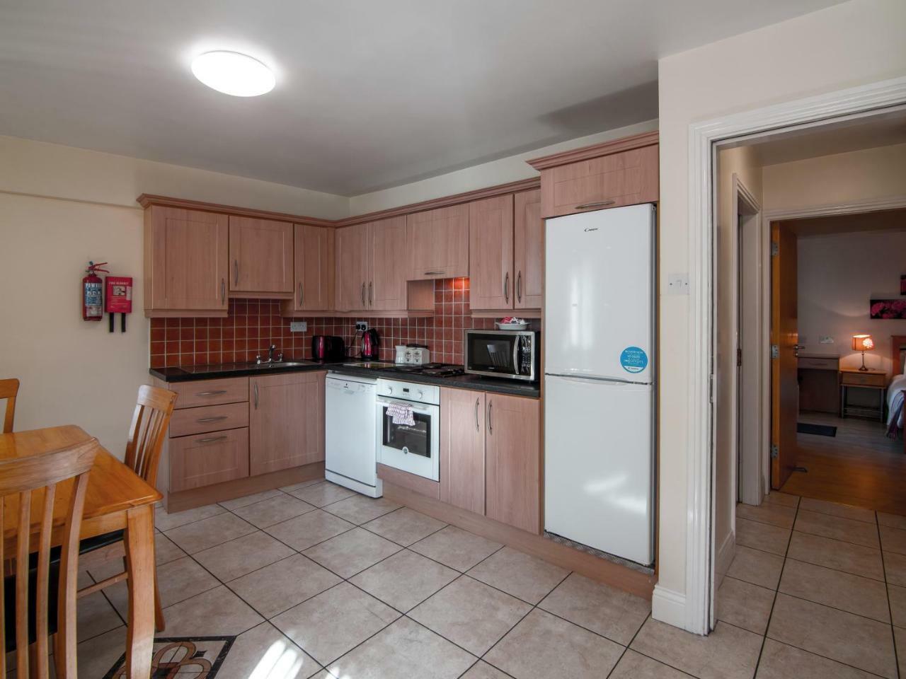 Donegan Court Aparthotel Galway Esterno foto