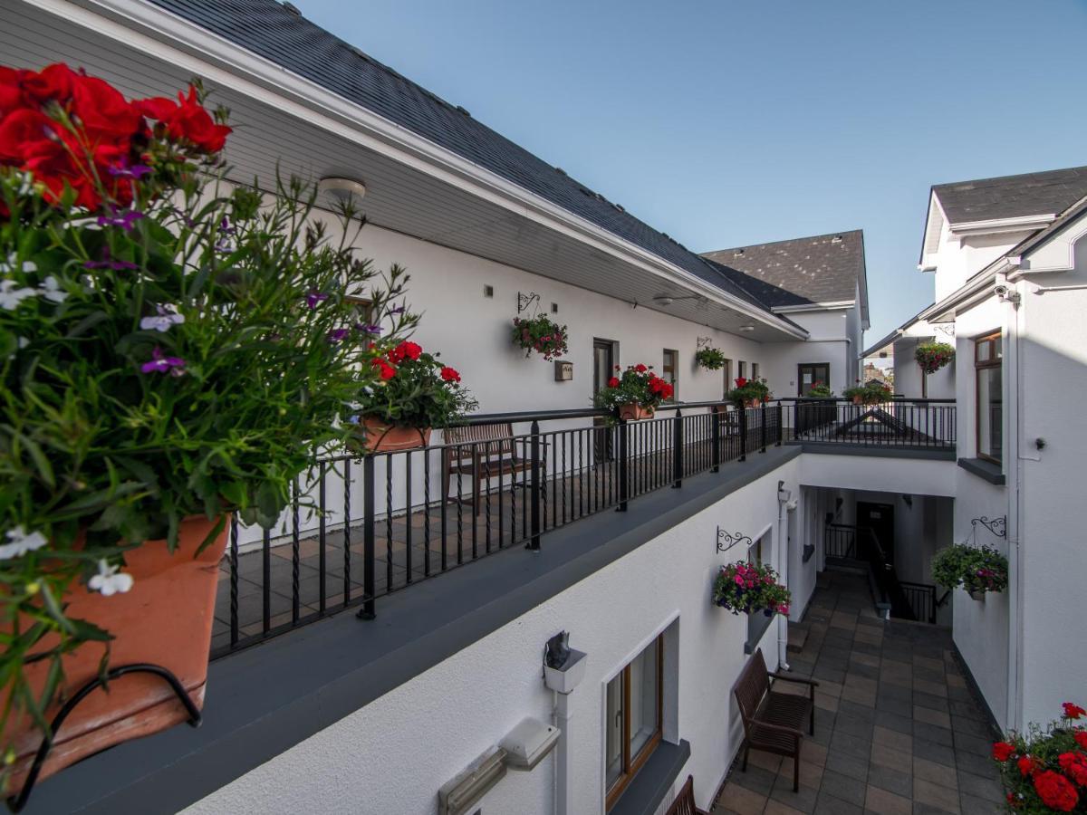 Donegan Court Aparthotel Galway Esterno foto