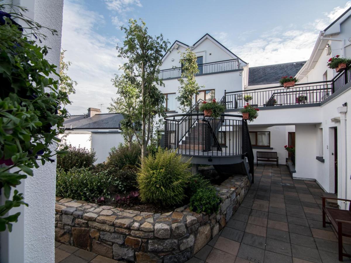 Donegan Court Aparthotel Galway Esterno foto