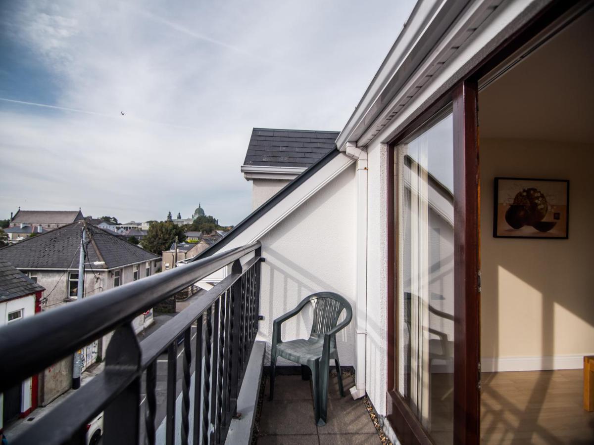 Donegan Court Aparthotel Galway Esterno foto