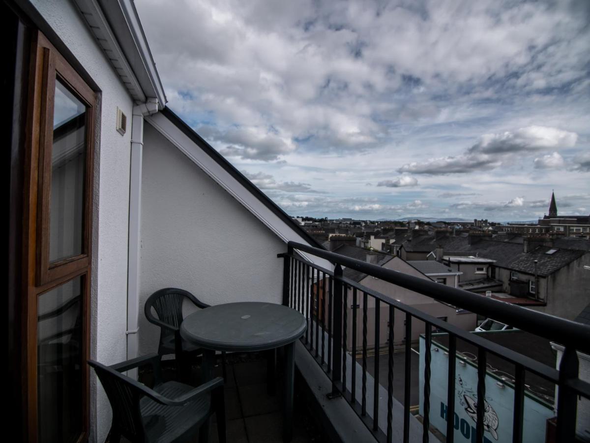 Donegan Court Aparthotel Galway Esterno foto