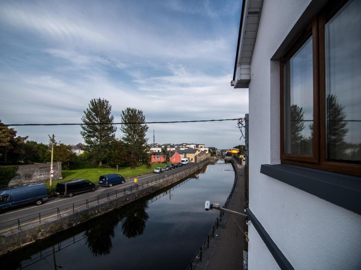 Donegan Court Aparthotel Galway Esterno foto